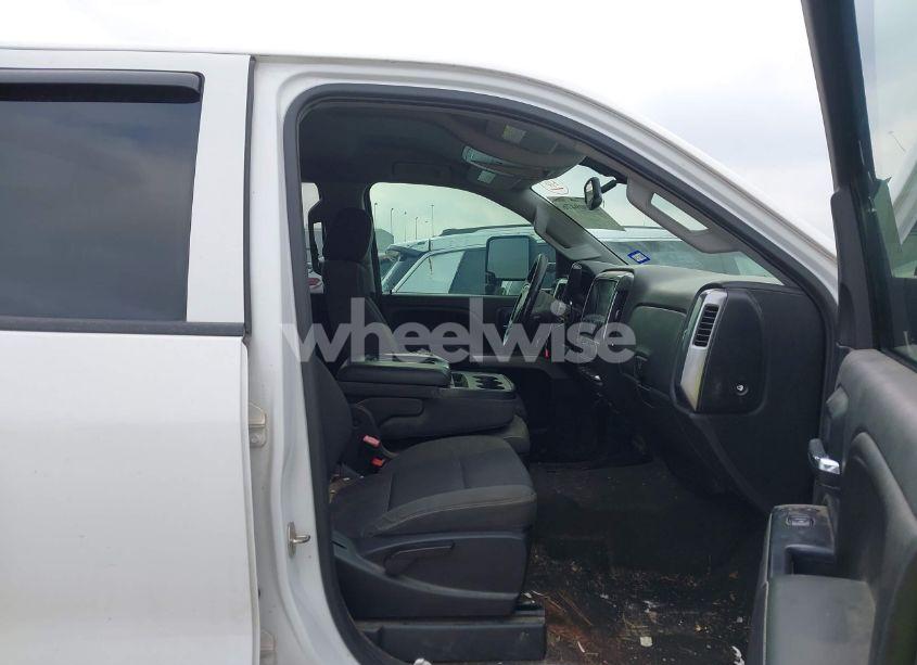 Photo 5 of 2015 Chevrolet Silverado 2500HD LT (VIN 1GC2KVEG8FZ544983)