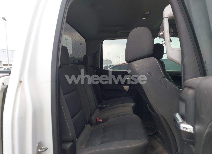 Photo 8 of 2015 Chevrolet Silverado 2500HD LT (VIN 1GC2KVEG8FZ544983)