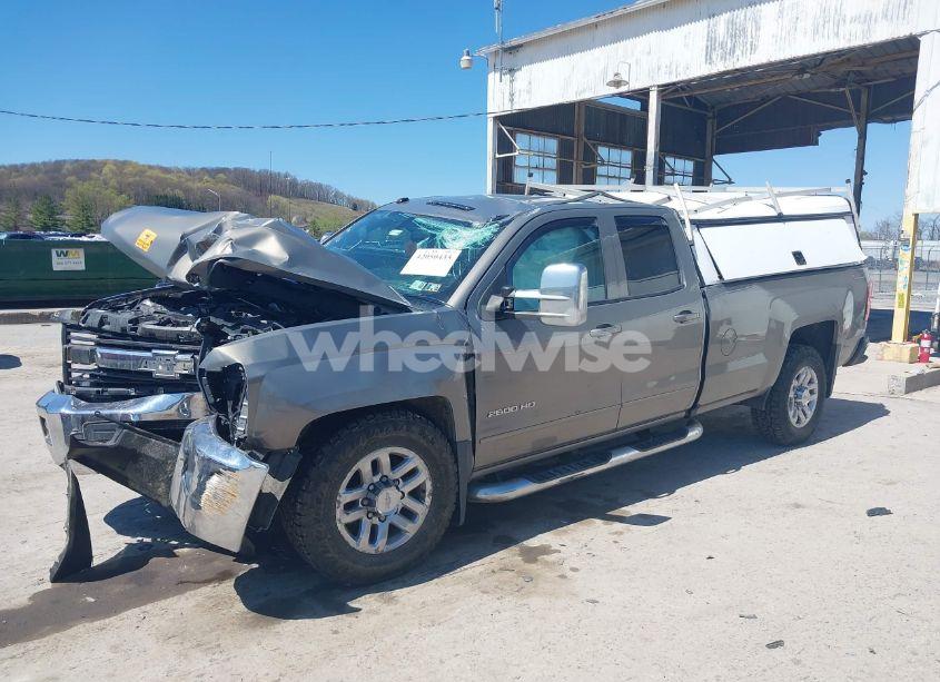 Photo 2 of 2017 Chevrolet Silverado 2500HD LT (VIN 1GC2KVEG9HZ173142)
