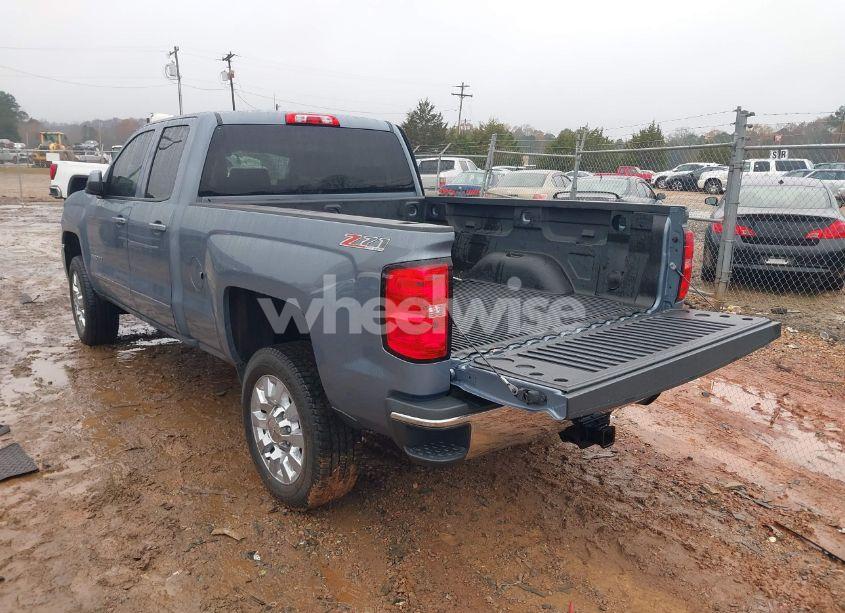 Photo 3 of 2015 Chevrolet Silverado 2500HD LT (VIN 1GC2KVEGXFZ533421)