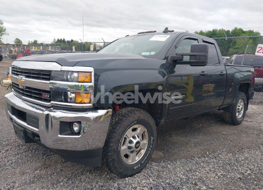 Photo 2 of 2017 Chevrolet Silverado 2500HD LT (VIN 1GC2KVEGXHZ187129)