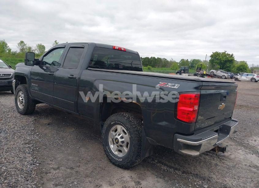 Photo 3 of 2017 Chevrolet Silverado 2500HD LT (VIN 1GC2KVEGXHZ187129)