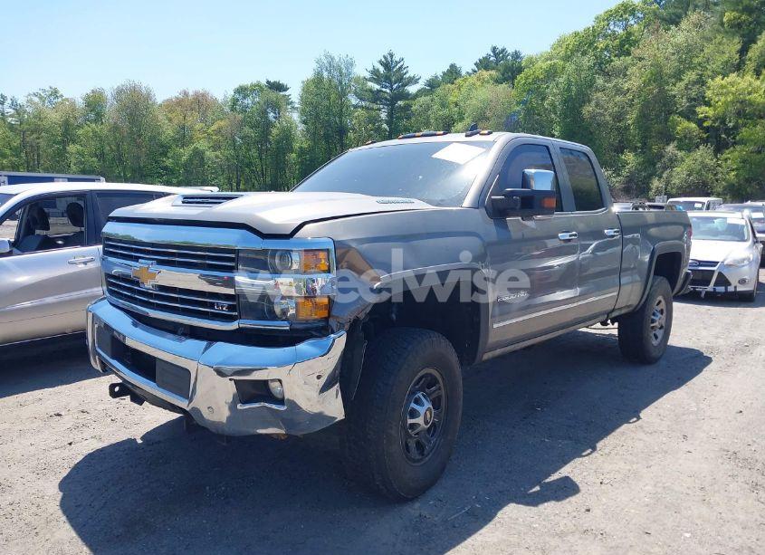 Photo 2 of 2017 Chevrolet Silverado 2500HD LTZ (VIN 1GC2KWEY0HZ258014)