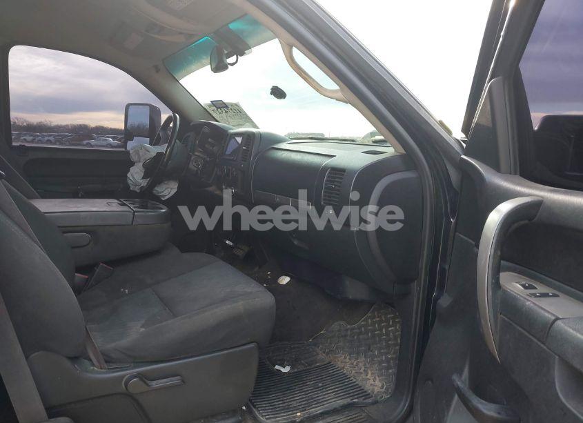 Photo 5 of 2011 Chevrolet Silverado 2500HD LT (VIN 1GC2KXC88BZ292640)