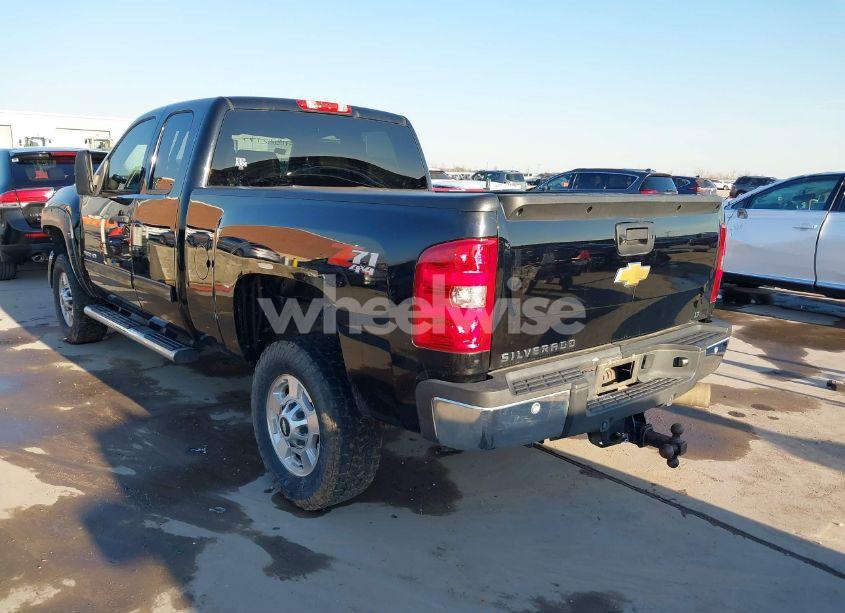 Photo 3 of 2013 Chevrolet Silverado 2500HD LT (VIN 1GC2KXC89DZ400413)