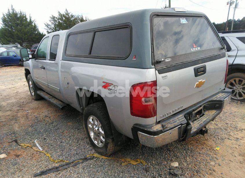 Photo 3 of 2012 Chevrolet Silverado 2500HD LT (VIN 1GC2KXCG1CZ337684)
