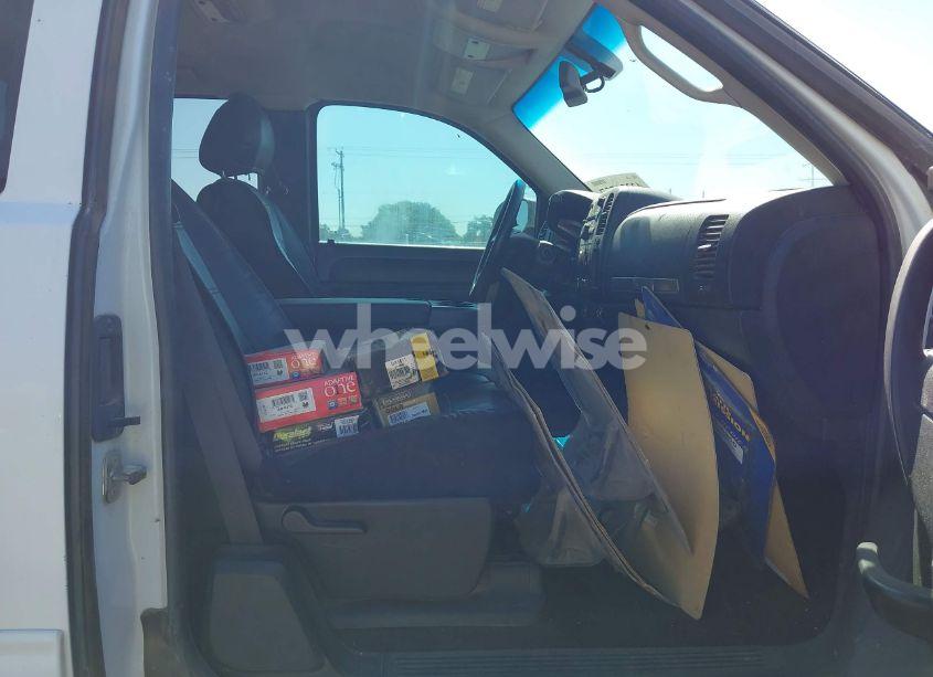 Photo 5 of 2013 Chevrolet Silverado 2500HD LT (VIN 1GC2KXCG1DZ137101)