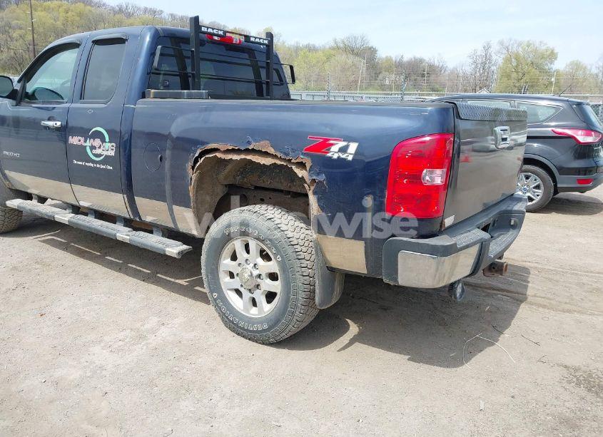 Photo 3 of 2011 Chevrolet Silverado 2500HD LT (VIN 1GC2KXCG2BZ221313)