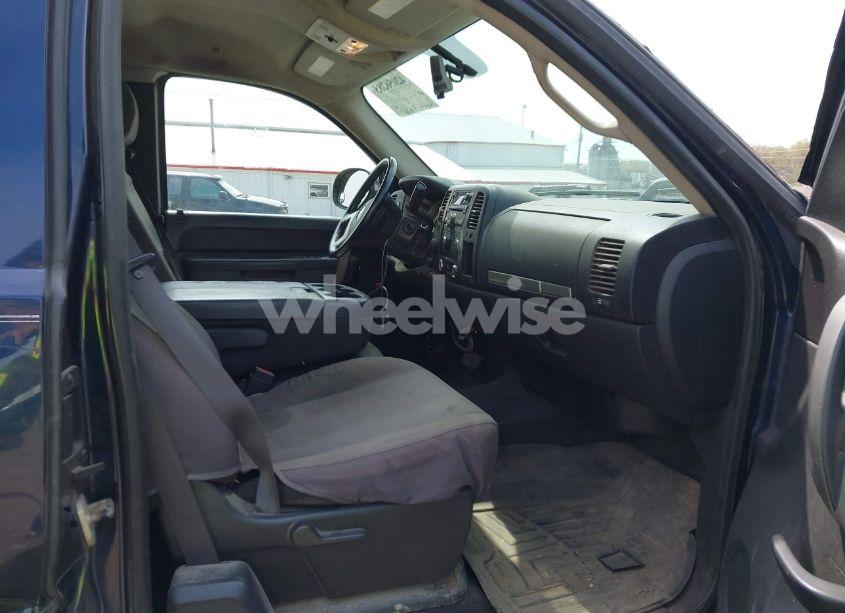 Photo 5 of 2011 Chevrolet Silverado 2500HD LT (VIN 1GC2KXCG2BZ221313)