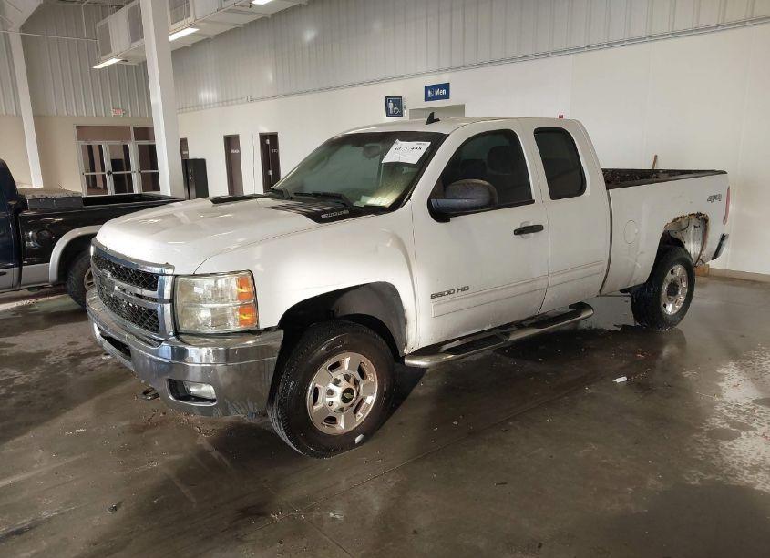 Photo 2 of 2011 Chevrolet Silverado 2500HD LT (VIN 1GC2KXCG3BZ227346)
