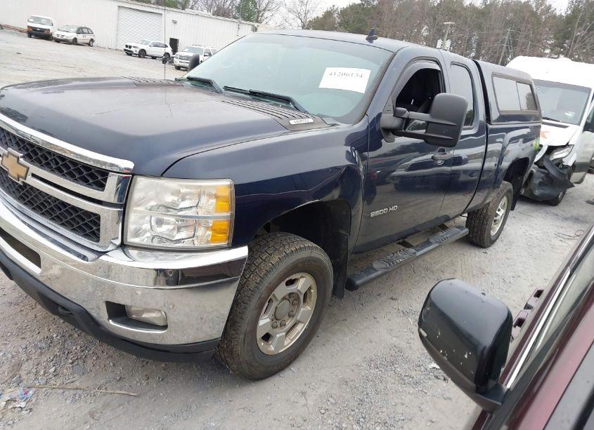 Photo 2 of 2011 Chevrolet Silverado 2500HD LT (VIN 1GC2KXCG5BZ405385)