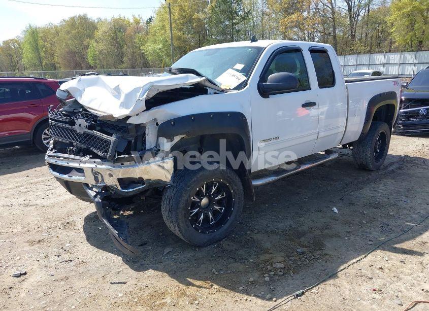 Photo 2 of 2012 Chevrolet Silverado 2500HD LT (VIN 1GC2KXCG5CZ348946)