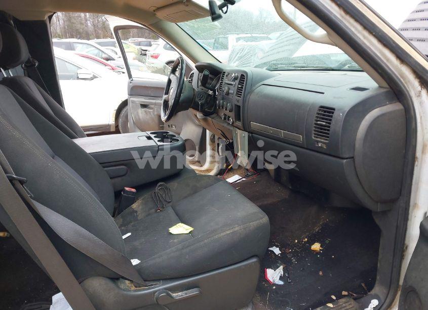 Photo 5 of 2011 Chevrolet Silverado 2500HD LT (VIN 1GC2KXCG6BZ116192)