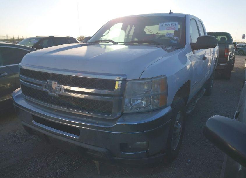 Photo 2 of 2012 Chevrolet Silverado 2500HD LT (VIN 1GC2KXCG6CZ153129)