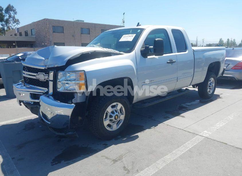 Photo 2 of 2013 Chevrolet Silverado 2500HD LT (VIN 1GC2KXCG7DZ178042)