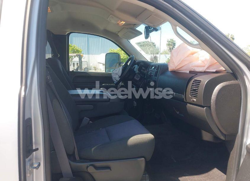Photo 5 of 2013 Chevrolet Silverado 2500HD LT (VIN 1GC2KXCG7DZ178042)