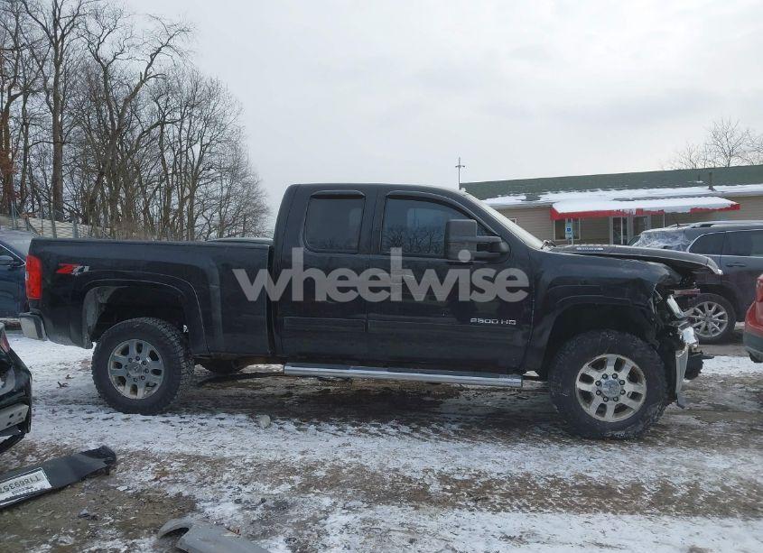 Photo 14 of 2011 Chevrolet Silverado 2500HD LT (VIN 1GC2KXCG9BZ399915)