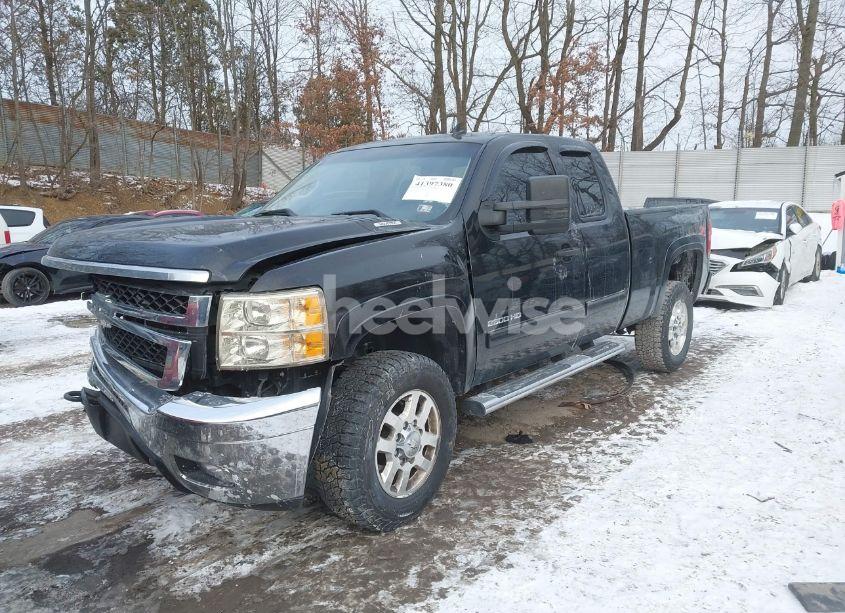 Photo 2 of 2011 Chevrolet Silverado 2500HD LT (VIN 1GC2KXCG9BZ399915)