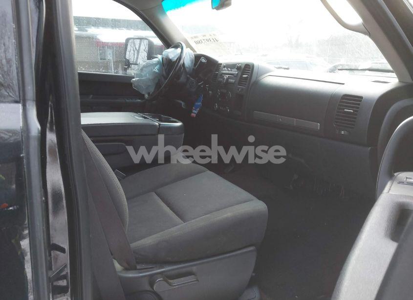 Photo 5 of 2011 Chevrolet Silverado 2500HD LT (VIN 1GC2KXCG9BZ399915)