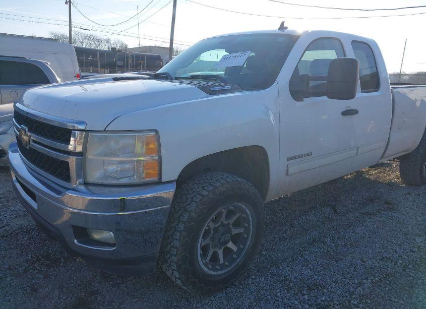 Photo 2 of 2011 Chevrolet Silverado 2500HD LT (VIN 1GC2KXE84BZ240922)