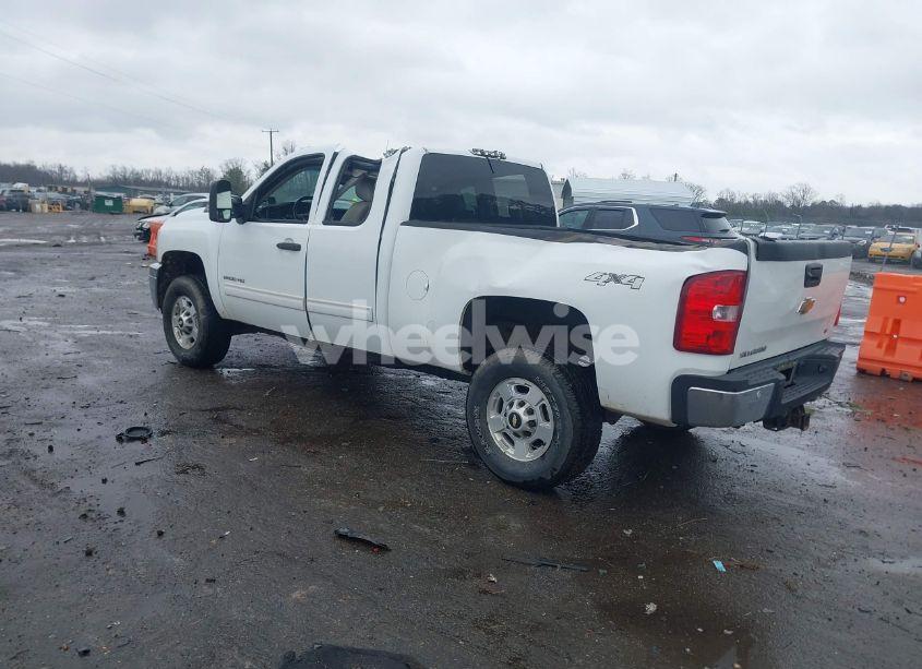 Photo 3 of 2011 Chevrolet Silverado 2500HD LT (VIN 1GC2KXE86BZ168380)