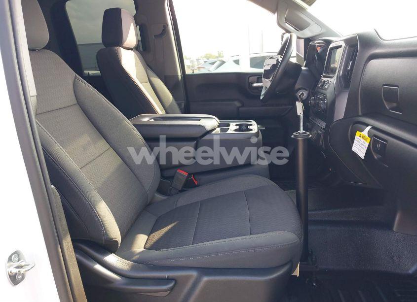 Photo 5 of 2021 Chevrolet Silverado 2500HD 4WD DOUBLE CAB STANDARD BED WT (VIN 1GC2YLE73MF250957)