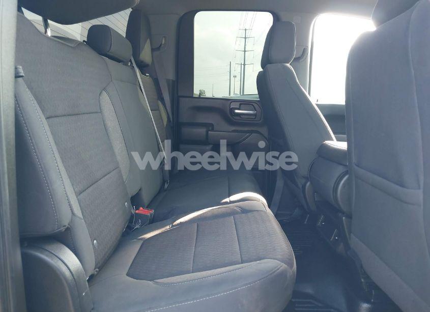 Photo 8 of 2021 Chevrolet Silverado 2500HD 4WD DOUBLE CAB STANDARD BED WT (VIN 1GC2YLE73MF250957)