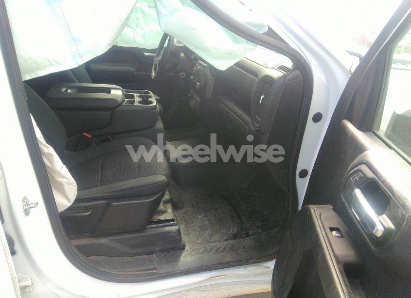 Photo 5 of 2022 Chevrolet Silverado 2500HD 4WD DOUBLE CAB STANDARD BED WT (VIN 1GC2YLE73NF218219)