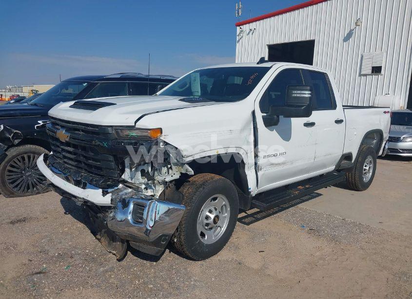 Photo 2 of 2024 Chevrolet Silverado 2500HD 4WD DOUBLE CAB STANDARD BED WORK TRUCK (VIN 1GC2YLE73RF403781)
