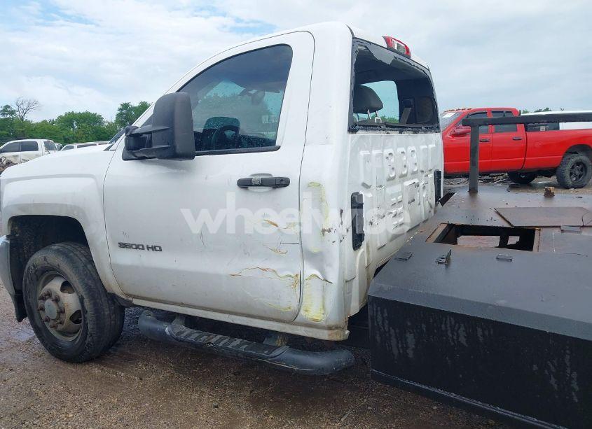 Photo 6 of 2015 Chevrolet Silverado 3500HD WT (VIN 1GC3KYEG2FF117256)