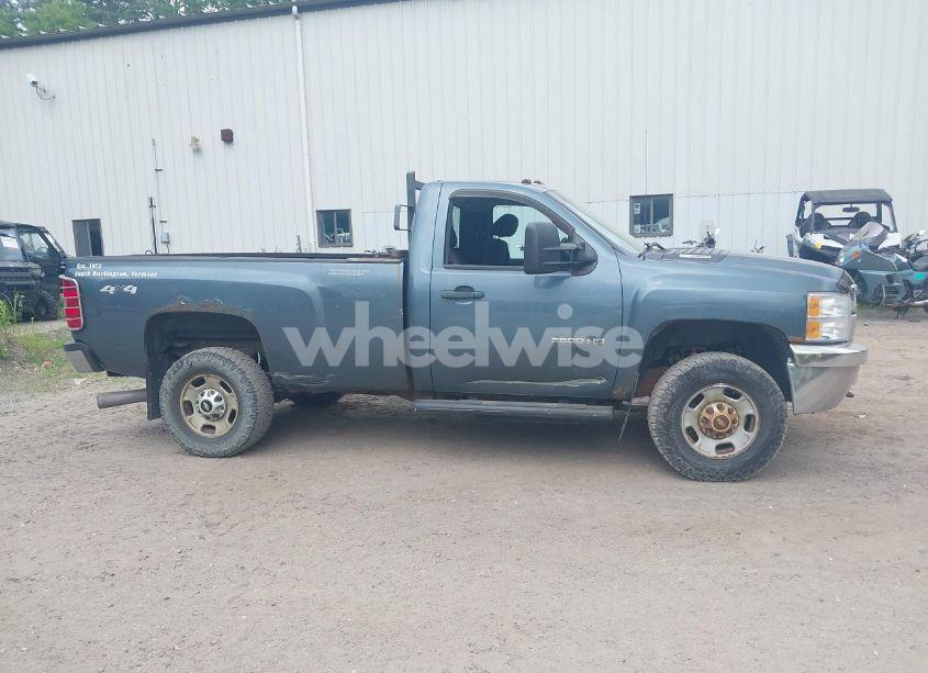 Photo 13 of 2014 Chevrolet Silverado 3500HD WORK TRUCK (VIN 1GC3KZC8XEF159142)