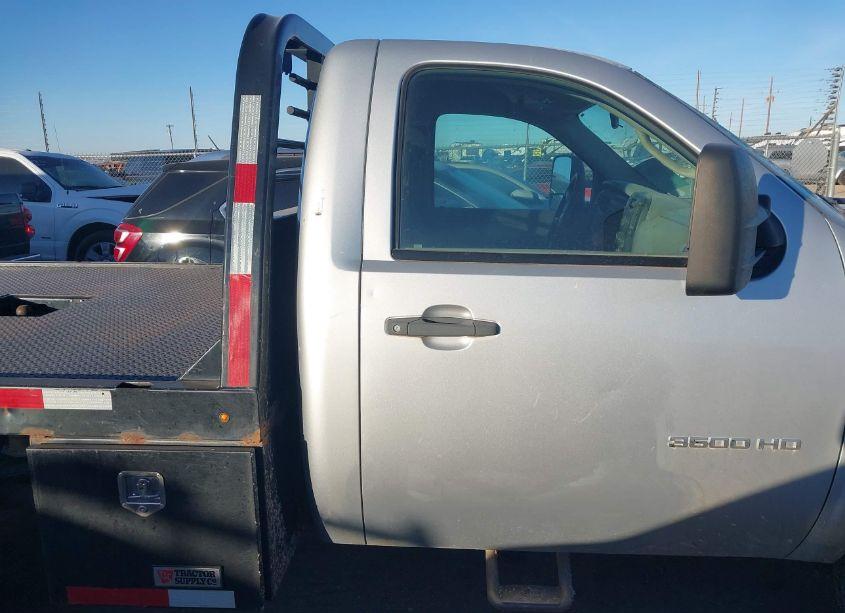 Photo 13 of 2014 Chevrolet Silverado 3500HD WORK TRUCK (VIN 1GC3KZCG0EF173817)