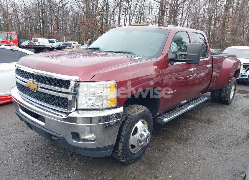 Photo 2 of 2013 Chevrolet Silverado 3500HD LT (VIN 1GC4K0C82DF136114)