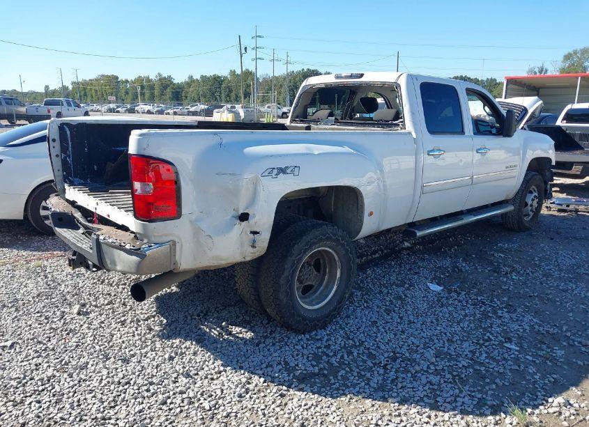 Photo 4 of 2014 Chevrolet Silverado 3500HD LT (VIN 1GC4K0C84EF129604)