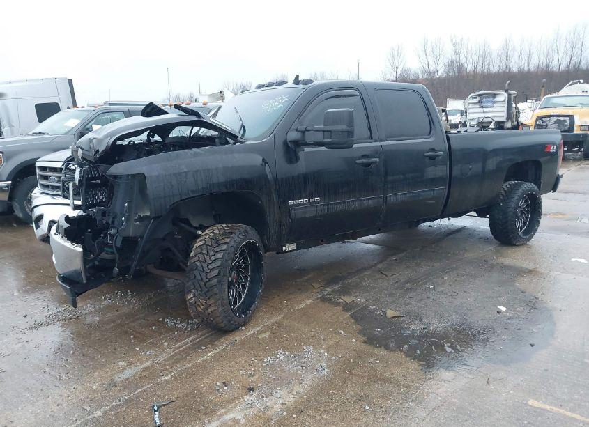 Photo 2 of 2011 Chevrolet Silverado 3500HD LT (VIN 1GC4K0C89BF237745)