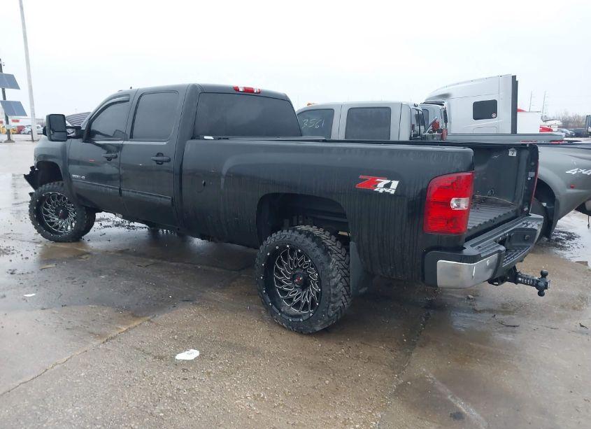 Photo 3 of 2011 Chevrolet Silverado 3500HD LT (VIN 1GC4K0C89BF237745)