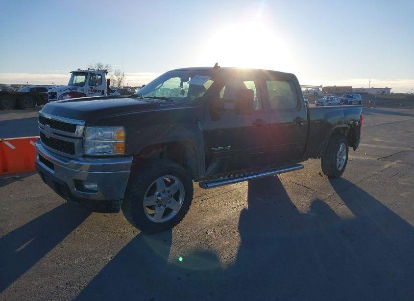 Photo 2 of 2013 Chevrolet Silverado 3500HD LT (VIN 1GC4K0CG3DF133942)
