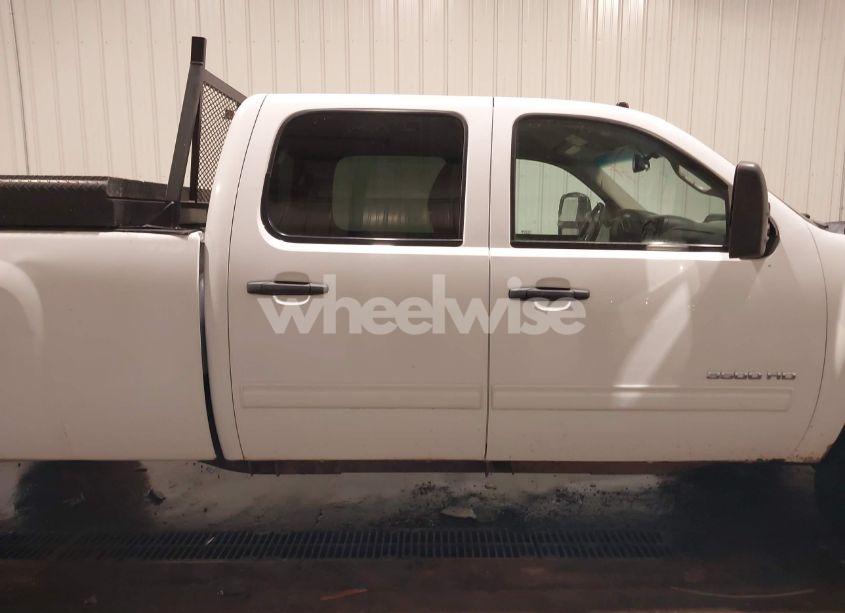 Photo 13 of 2011 Chevrolet Silverado 3500HD LT (VIN 1GC4K0CG4BF120629)