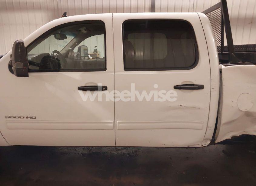 Photo 14 of 2011 Chevrolet Silverado 3500HD LT (VIN 1GC4K0CG4BF120629)