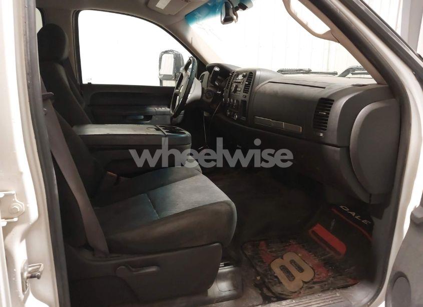 Photo 6 of 2011 Chevrolet Silverado 3500HD LT (VIN 1GC4K0CG4BF120629)