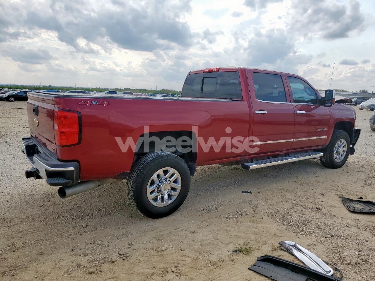 Photo 3 of 2018 CHEVROLET SILVERADO K3500 LTZ (VIN 1GC4K0CY2JF285926)