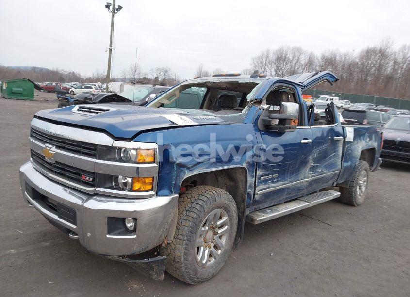 Photo 2 of 2017 Chevrolet Silverado 3500HD LTZ (VIN 1GC4K0CY6HF112467)