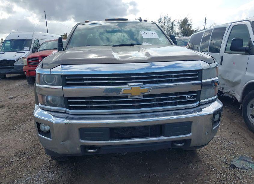 Photo 13 of 2015 Chevrolet Silverado 3500HD LTZ (VIN 1GC4K0E81FF115559)