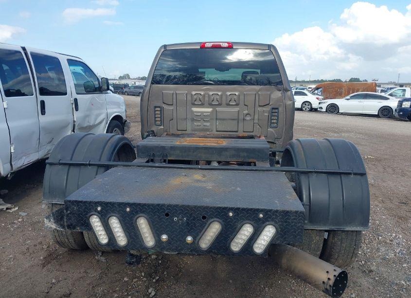 Photo 16 of 2015 Chevrolet Silverado 3500HD LTZ (VIN 1GC4K0E81FF115559)