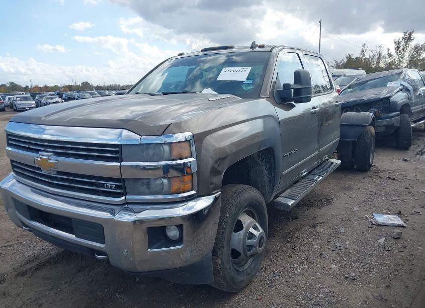 Photo 2 of 2015 Chevrolet Silverado 3500HD LTZ (VIN 1GC4K0E81FF115559)