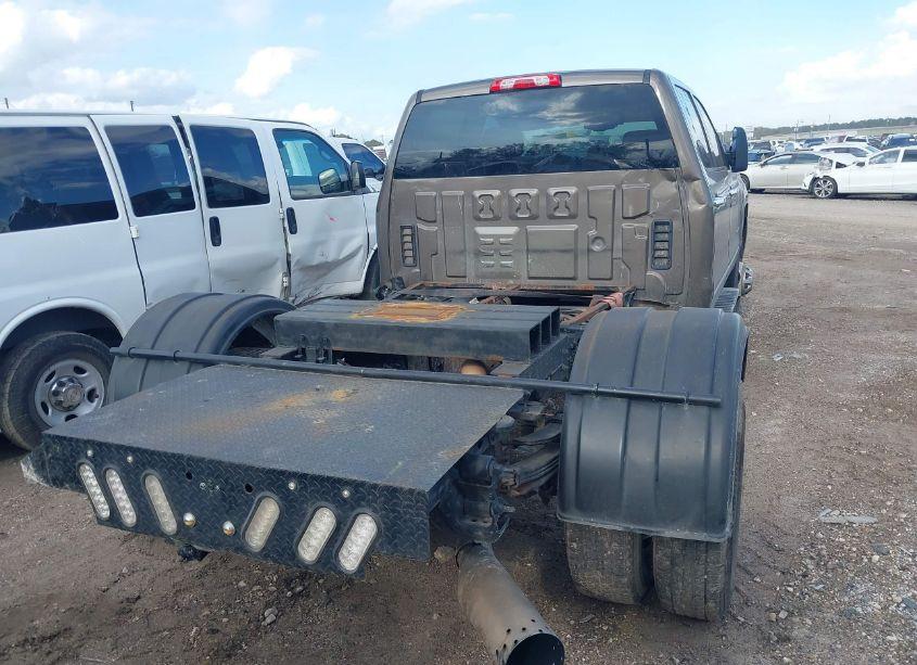 Photo 4 of 2015 Chevrolet Silverado 3500HD LTZ (VIN 1GC4K0E81FF115559)