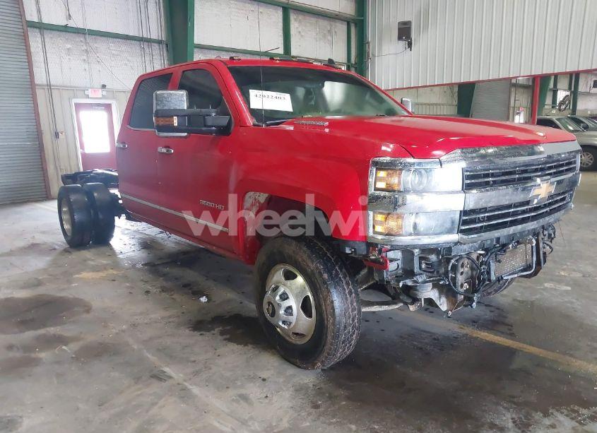 2015 Chevrolet Silverado 3500HD (VIN 1GC4K0E81FF653596) main photo