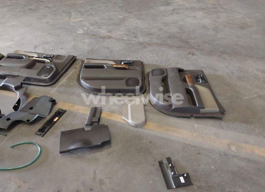 Photo 13 of 2015 Chevrolet Silverado 3500HD (VIN 1GC4K0E81FF653596)