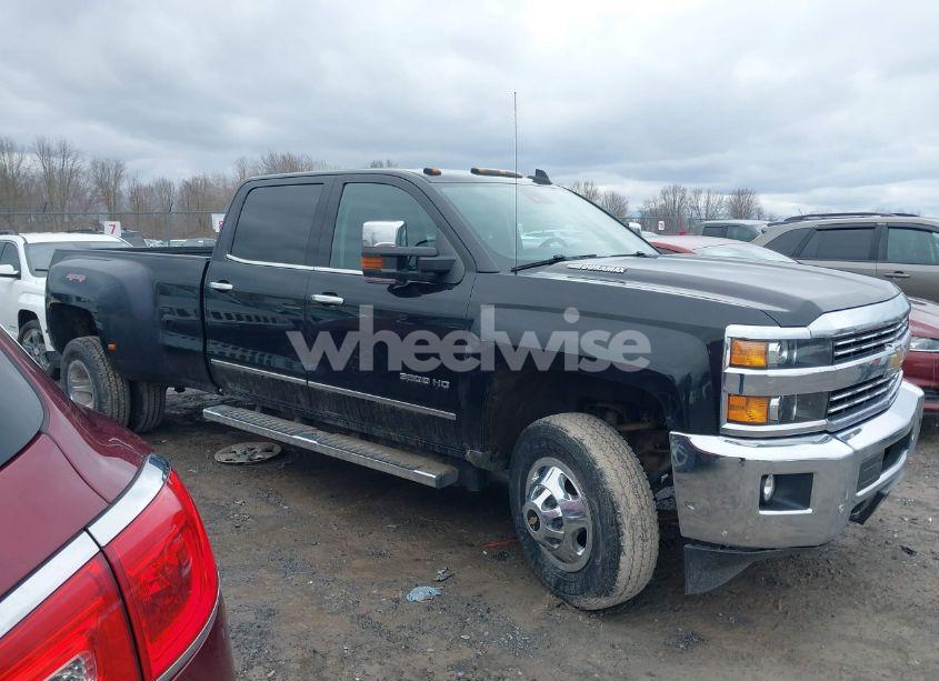 Photo 14 of 2015 Chevrolet Silverado 3500HD LTZ (VIN 1GC4K0E88FF637377)