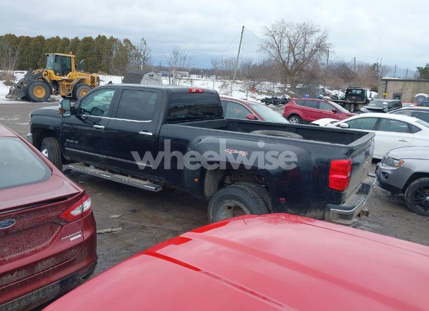 Photo 15 of 2015 Chevrolet Silverado 3500HD LTZ (VIN 1GC4K0E88FF637377)
